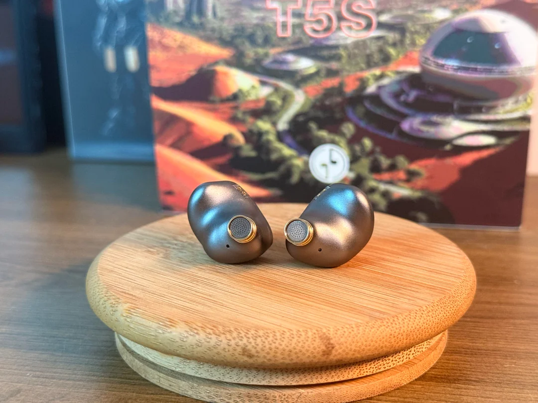 Earphones and Eartips